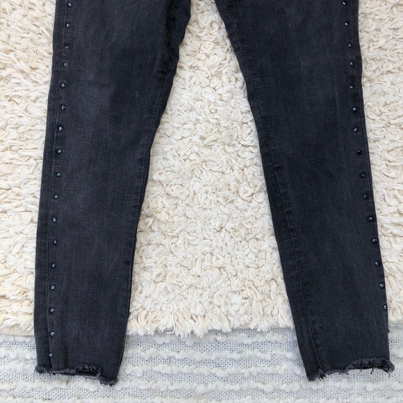 SOLD Levi’s 721 high rise faded black skinny jeans - Picture 4 of 7